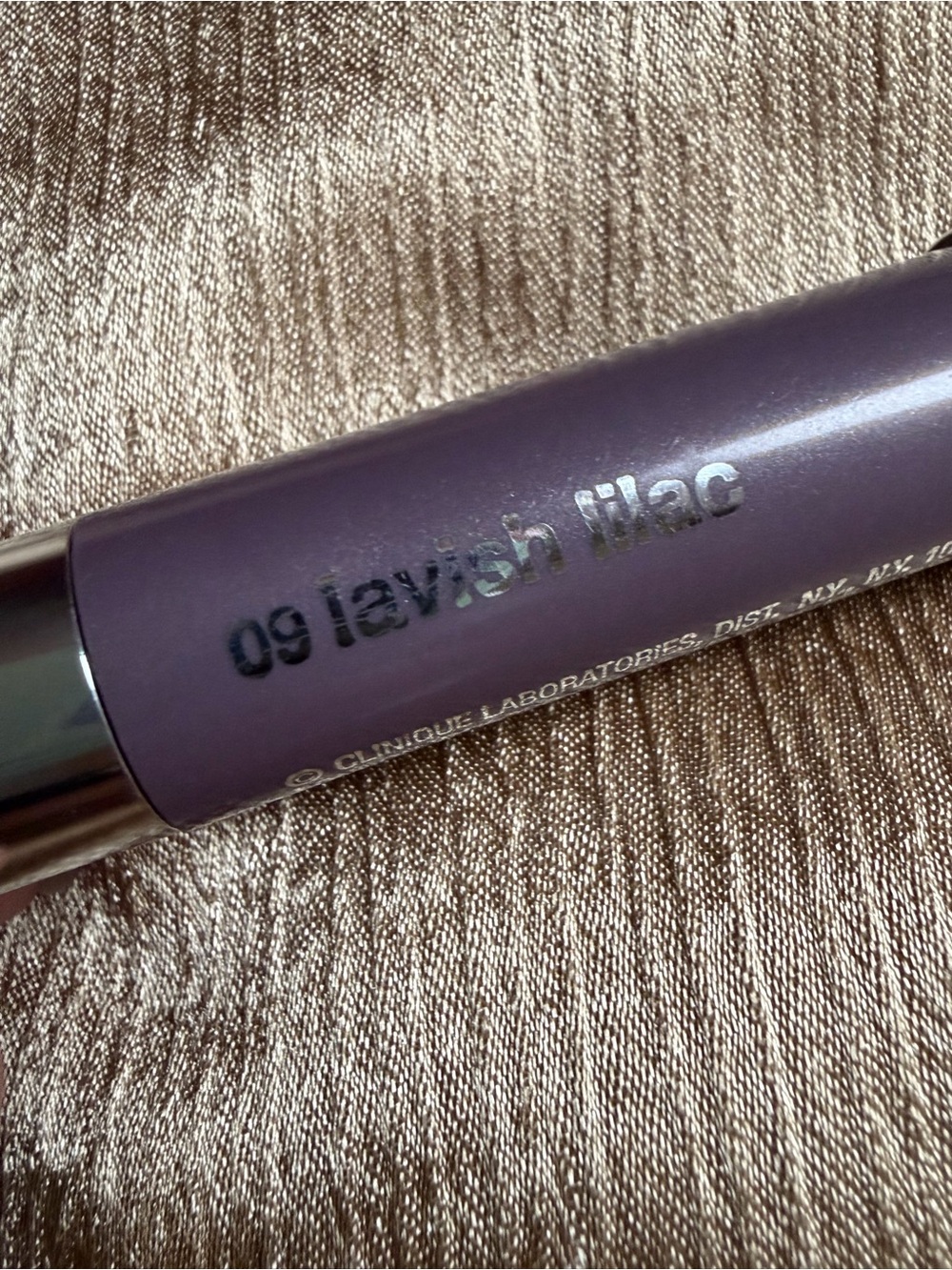 Clinique Chubby Shadow Stick- Shade lavish lilac - Picture 2 of 4